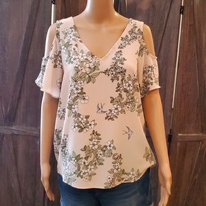 Womens C & E ivory cold shoulder floral top size M